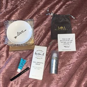 Beauty/accessory Lot